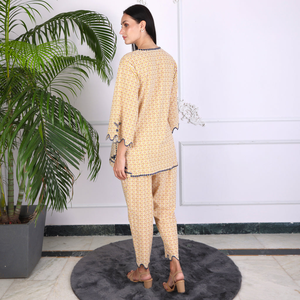 Chic Printed Co-ord Set with Scalloped Detailing – Soft Yellow