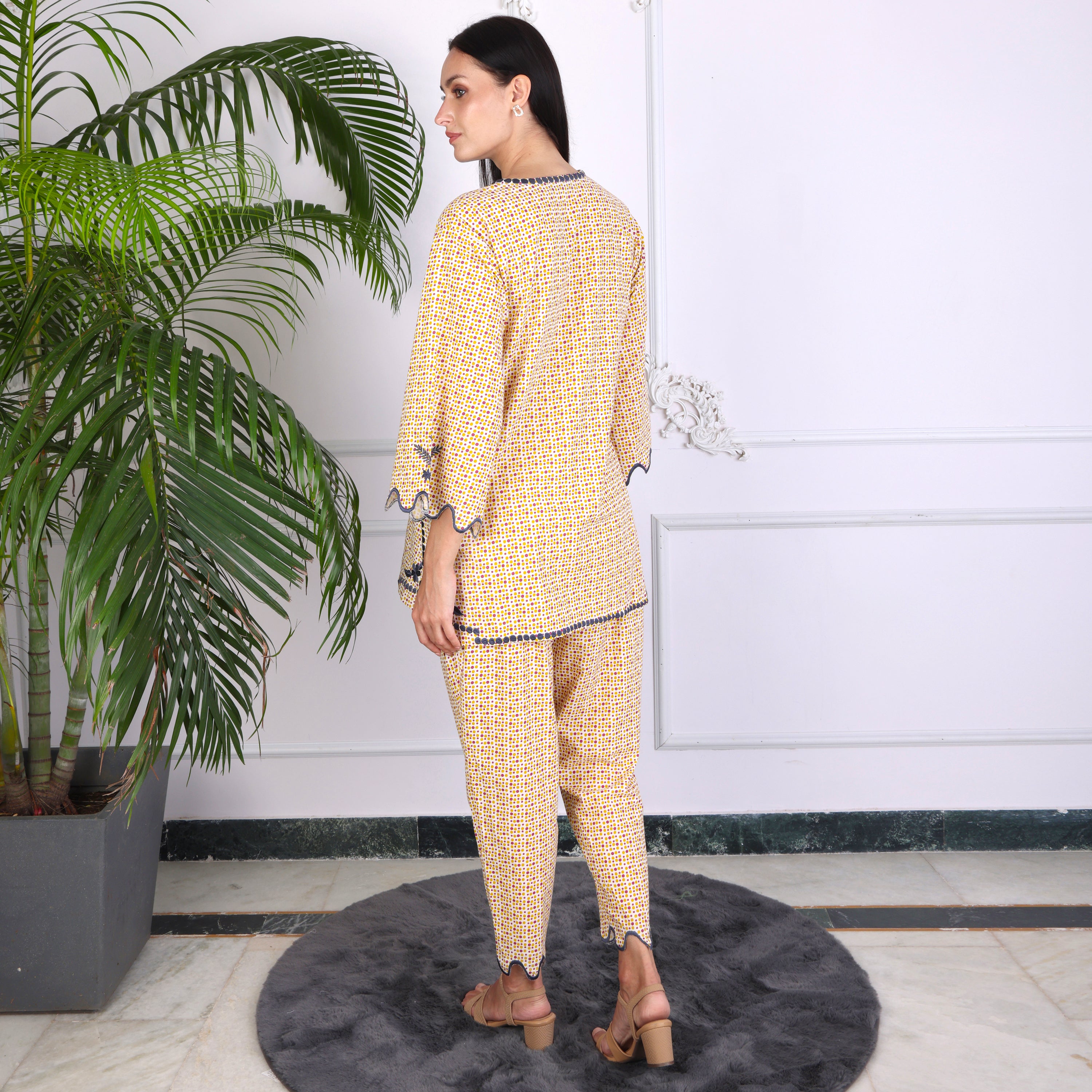 Chic Printed Co-ord Set with Scalloped Detailing – Soft Yellow