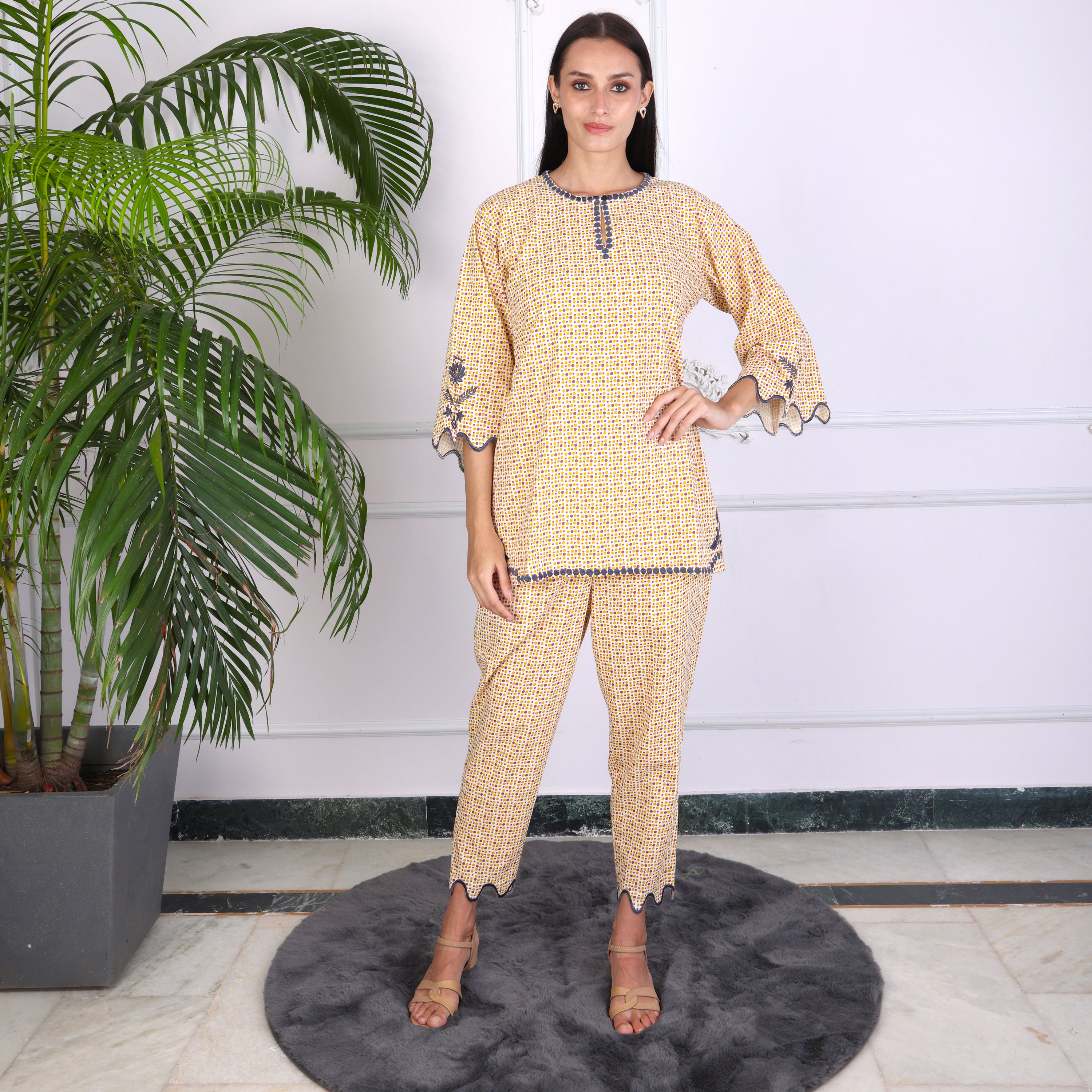 Chic Printed Co-ord Set with Scalloped Detailing – Soft Yellow