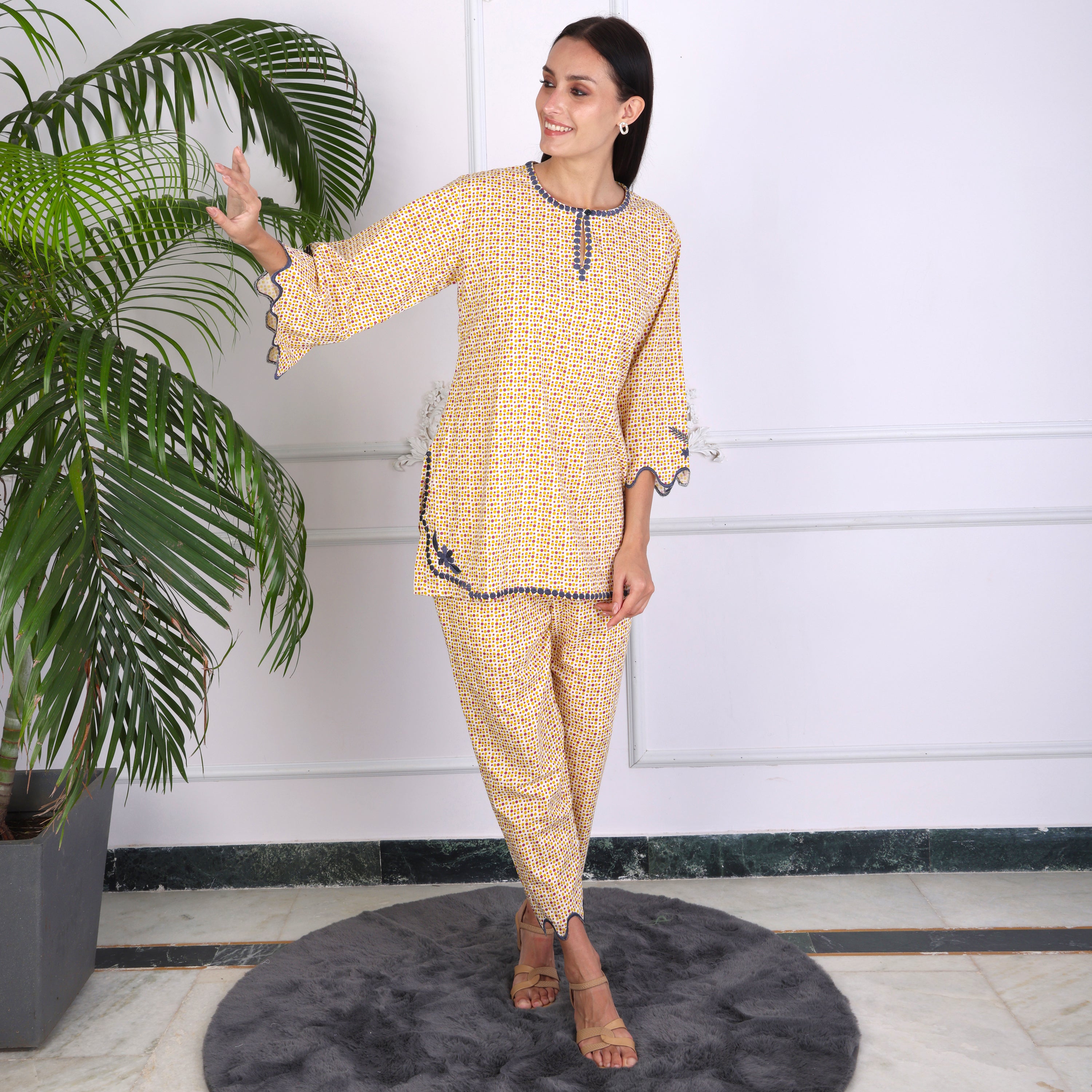 Chic Printed Co-ord Set with Scalloped Detailing – Soft Yellow