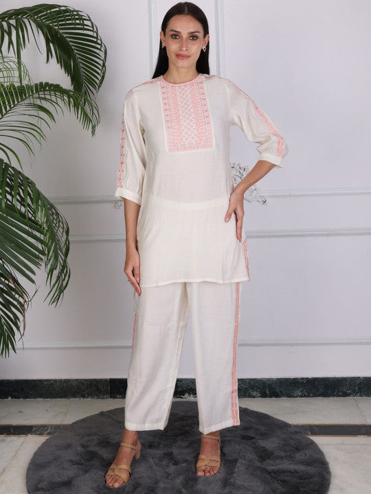 Women Embroidered Kurta Pant Set