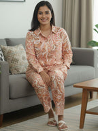 women peach printed kurta & pant set